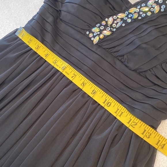 Mebon dress rhinestone and sequin embellishments sleeveless Size medium NWT - Picture 5 of 9